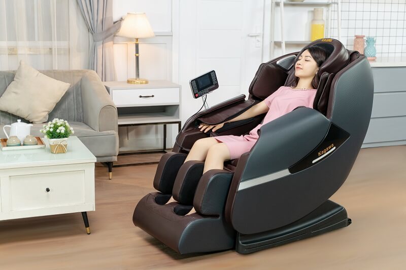 Chức năng dò tìm huyệt đạo giúp ghế massage phát hiện điểm đau để thiết lập chế độ massage phù hợp